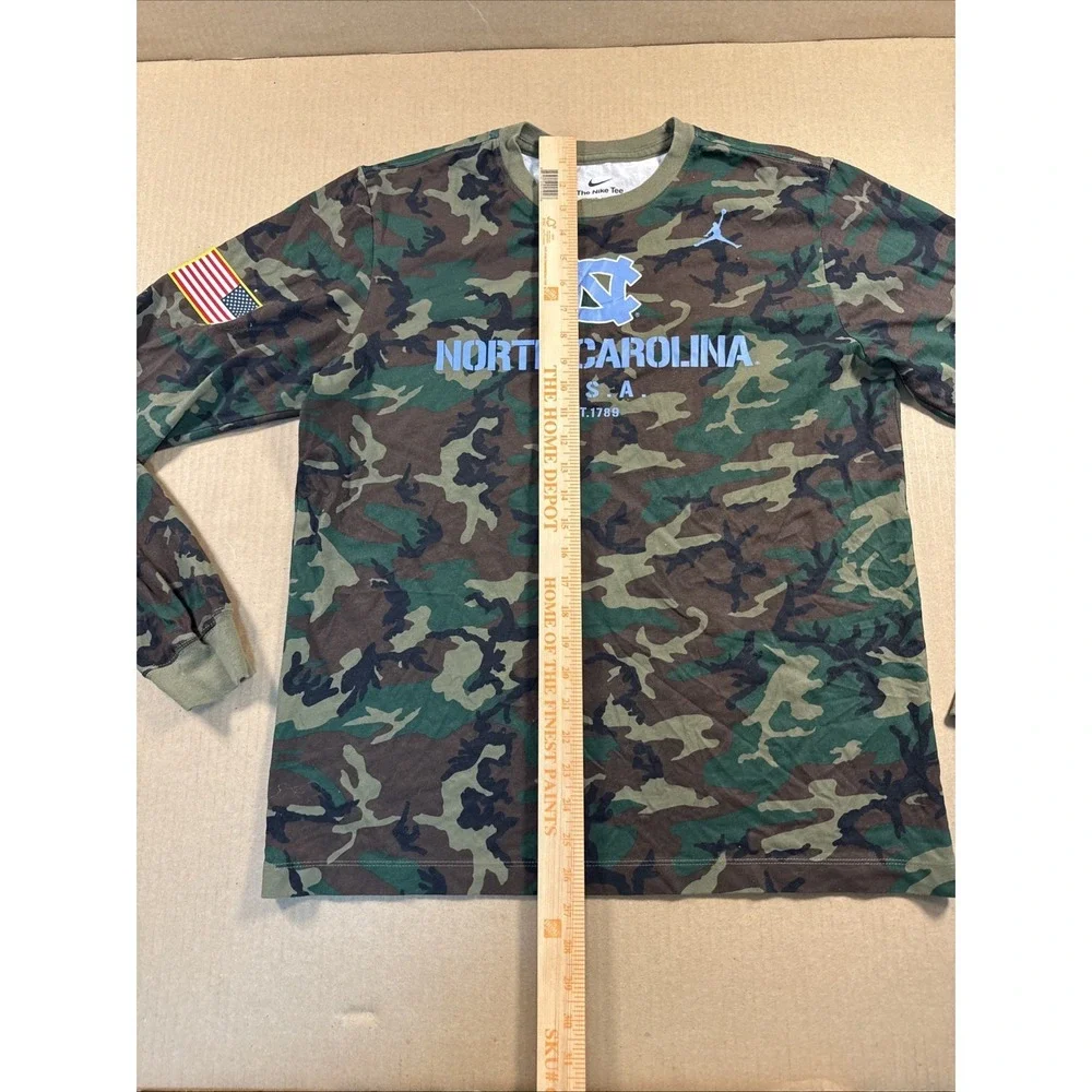 Jordan Men's M Green Camo Long Sleeve Crew‎ Neck Tee UNC Tar Heels USA Flag